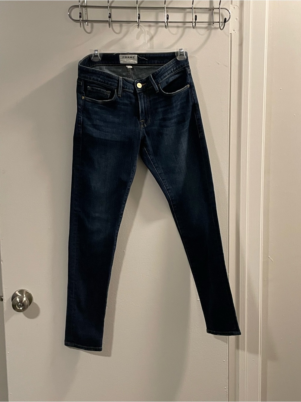 Frame Denim Women's Dark Indigo Skinny Jeans size 24 never worn!
